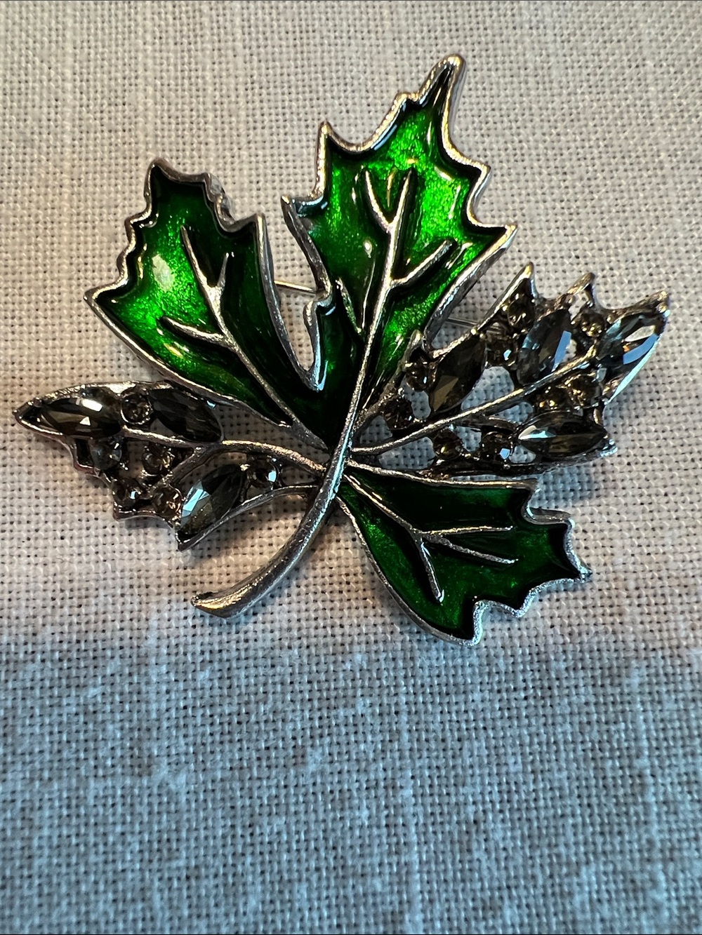 Green Enamel Maple Leaf Brooch with Rhinestones - Picture 2 of 6